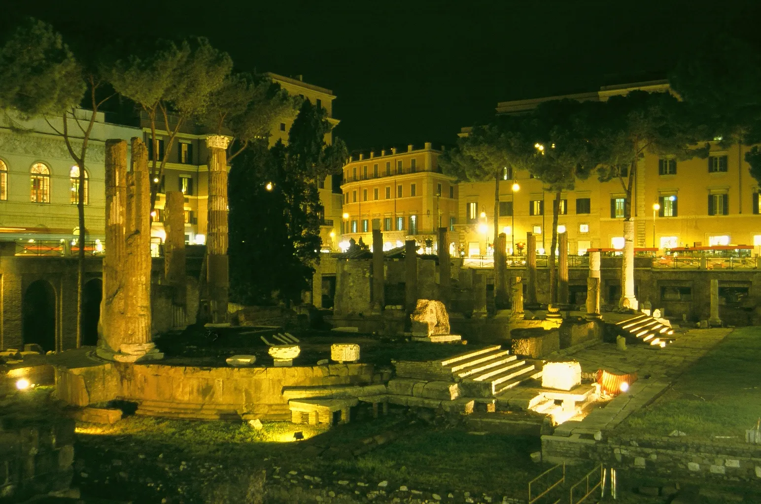 Largo di Torre Argentina